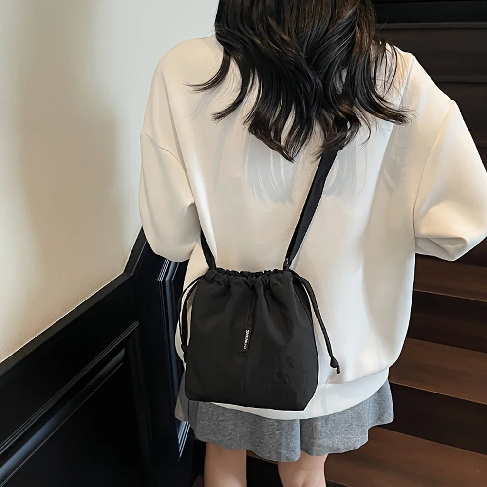 Lady Crossbody Bag, Rope-fastened Canvas Bag, New Fashionable Distinctive Design Crossbody Bag, Bulging Bucket-shaped Bag