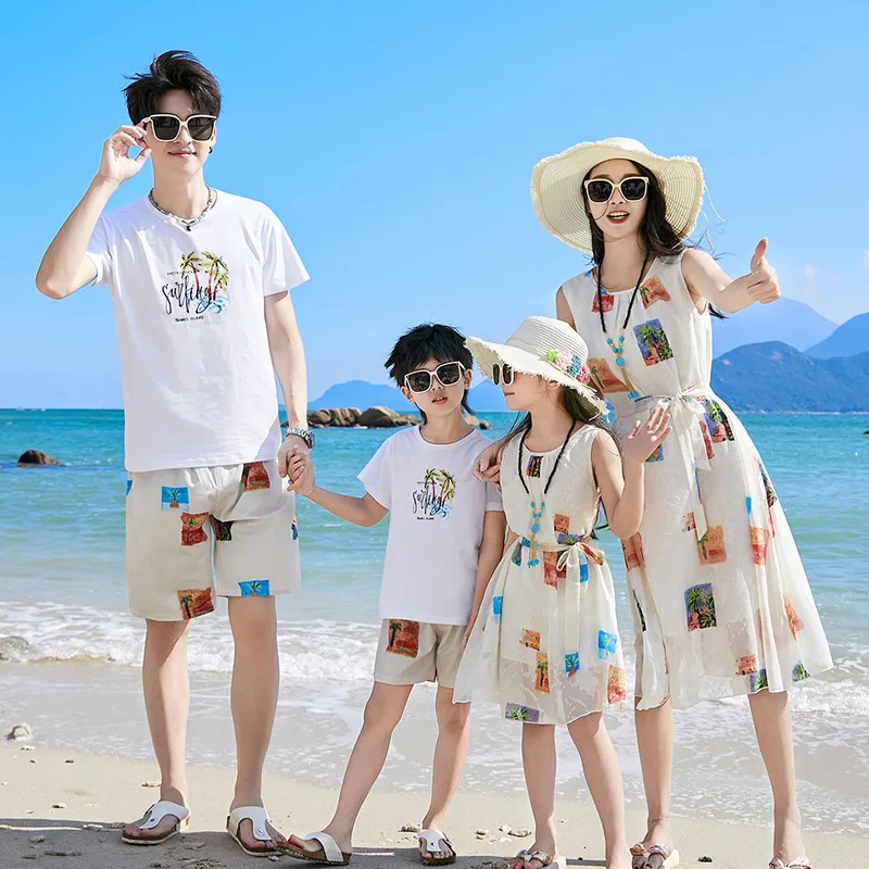 

Family Vacation Look Clothes Parents and Children Matching Resort Outfits Mom Daughter Dress Dad and Son T Shirts 2 Piece Sets