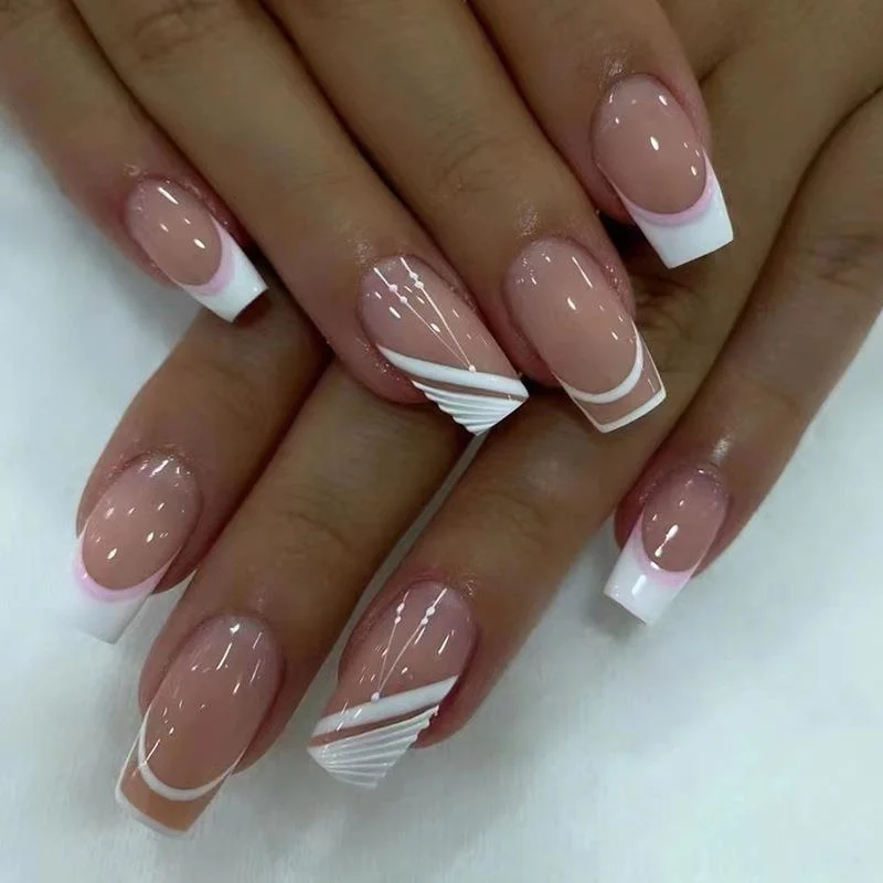 24Pcs Średniej długości francuskie sztuczne paznokcie z motylkowym wzorem Kwadratowe sztuczne paznokcie do noszenia Gotowe końcówki do paznokci Ballet Press on Nails