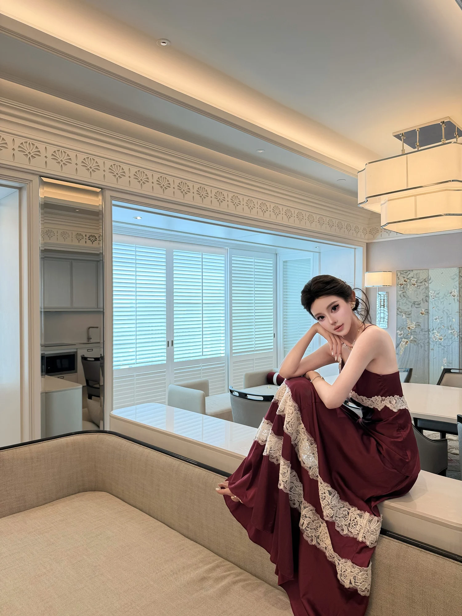 

Комплект из кружевной юбки и топа Viola Alberfer2W Merlot: повседневный свободный крой, короткий рукав, цветочный принт, женская мода