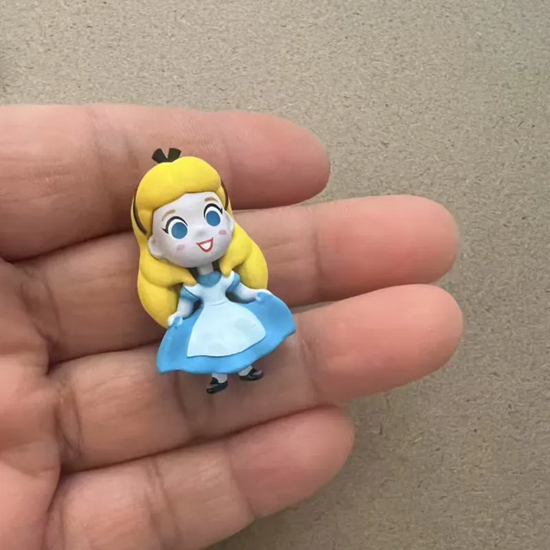 12 unids/lote 3,5 CM auténtica colección de muñecos de princesa Alice de la serie del 100 aniversario de Disney