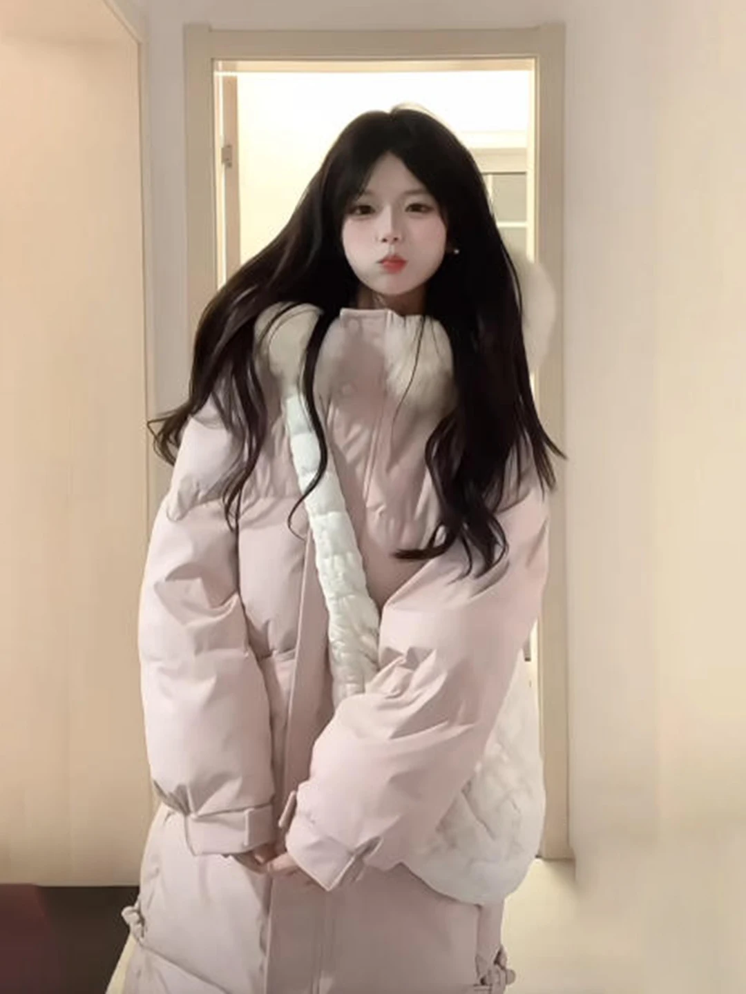 Różowy długi płaszcz puchowy damski zimowy ocieplany luźny krój duży kołnierz z futra bawełniany płaszcz wierzchni dojazdy do pracy styl koreański