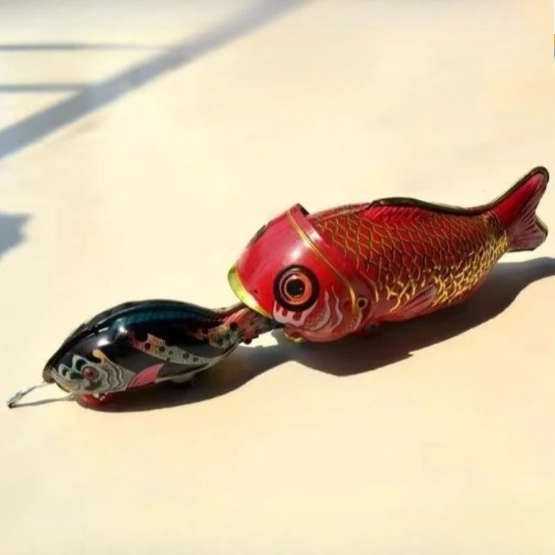 

Big Fish Eating Small Fish Clockwork Toy Classic Metal Tin Wind Up Toy Desktop Decoration Room Decoration Children's Gift