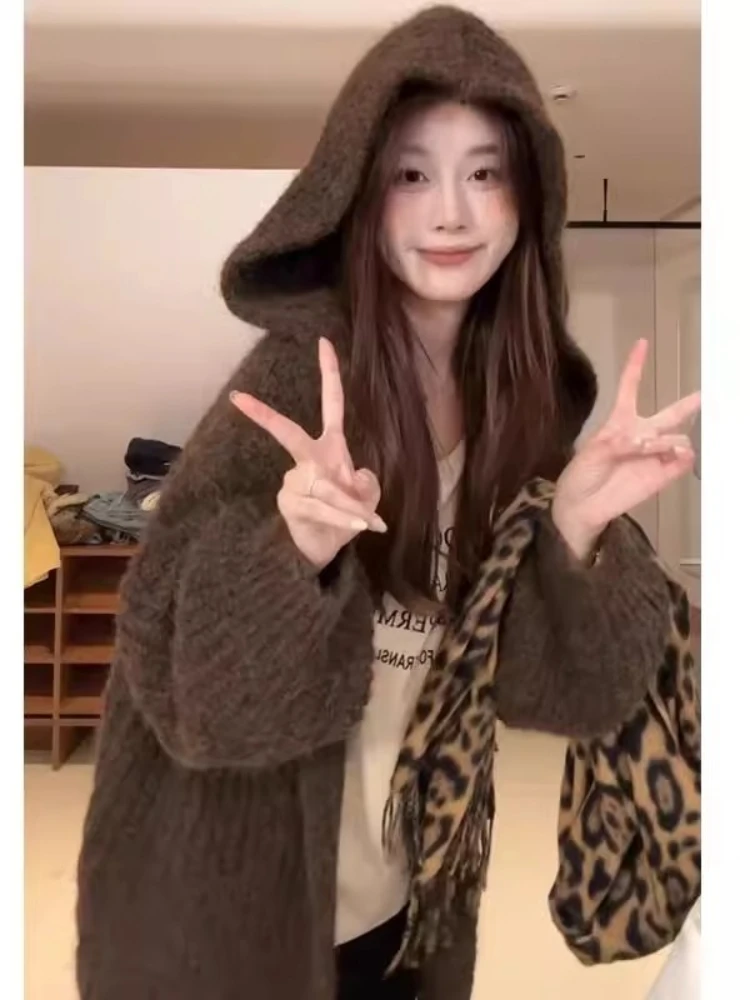 レディース 2025 秋冬 暖かいセーター 韓国風 ゆったりスタイル ソフトフリース フード付き ミドル丈 ルーズ 厚手ニット アウターコート