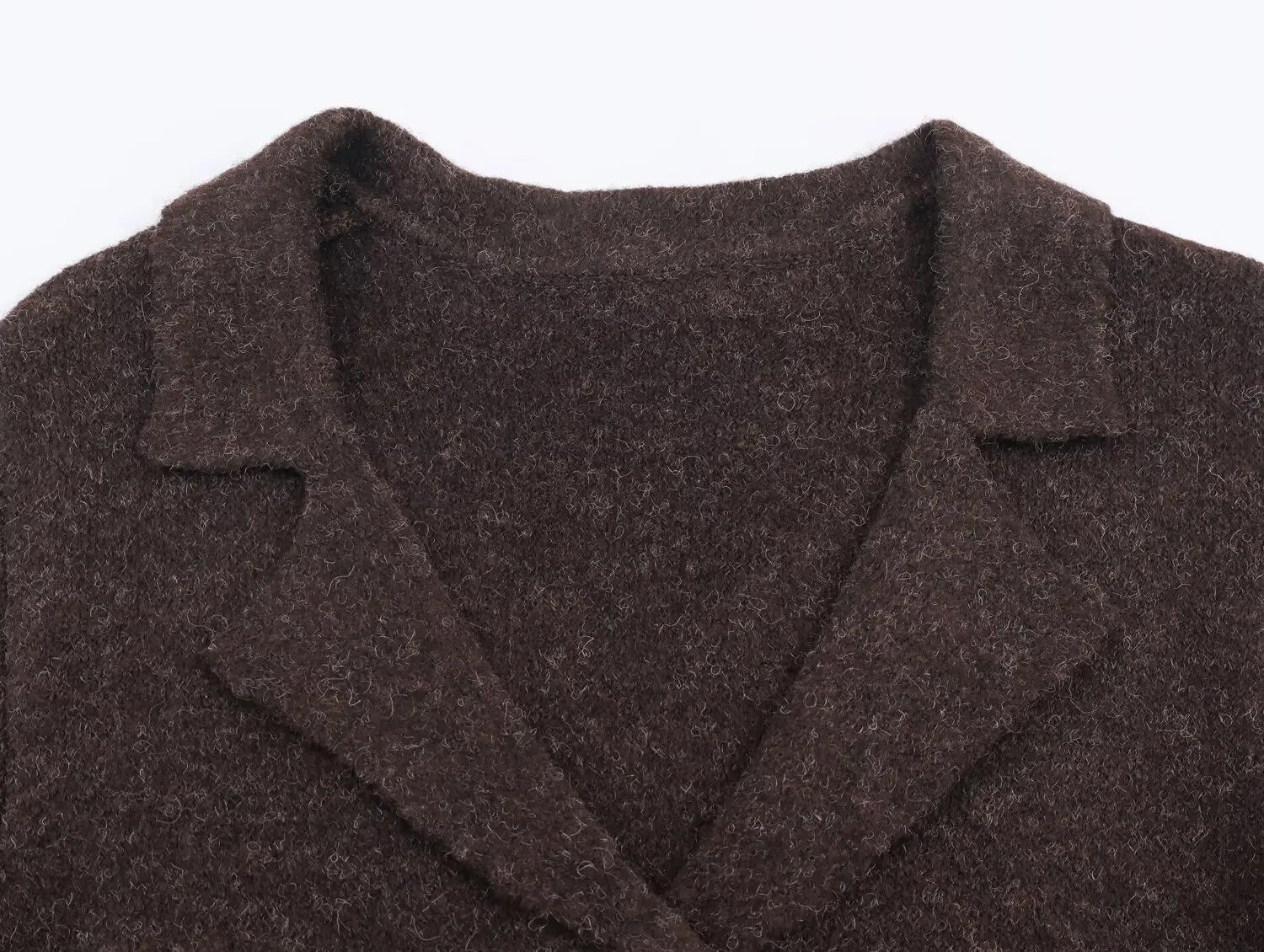 2025 Nuovi abiti da donna: cardigan lavorato a maglia impreziosito da bottoni con gioielli di moda in stile europeo e americano