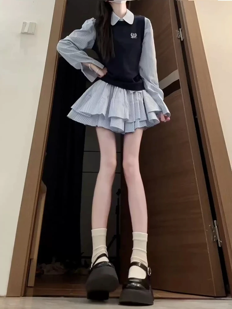 ชุดเซ็ตสองชิ้นสไตล์เกาหลีสำหรับฤดูใบไม้ผลิและฤดูใบไม้ร่วง เสื้อเชิ้ตแขนยาวลายทาง + เสื้อกั๊กถักนิตติ้ง ชุดลำลองสำหรับผู้หญิง