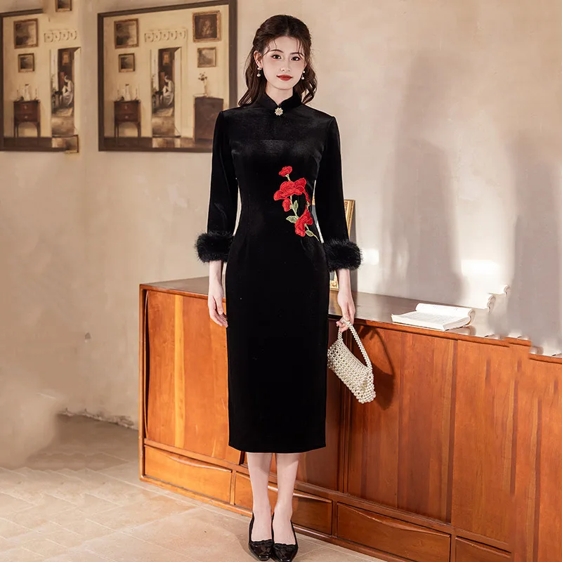 

White Thick Jacquard Chinese Style Long sleeved Cheongsam 2025 New Women's Retro Autumn/Winter Qipao
