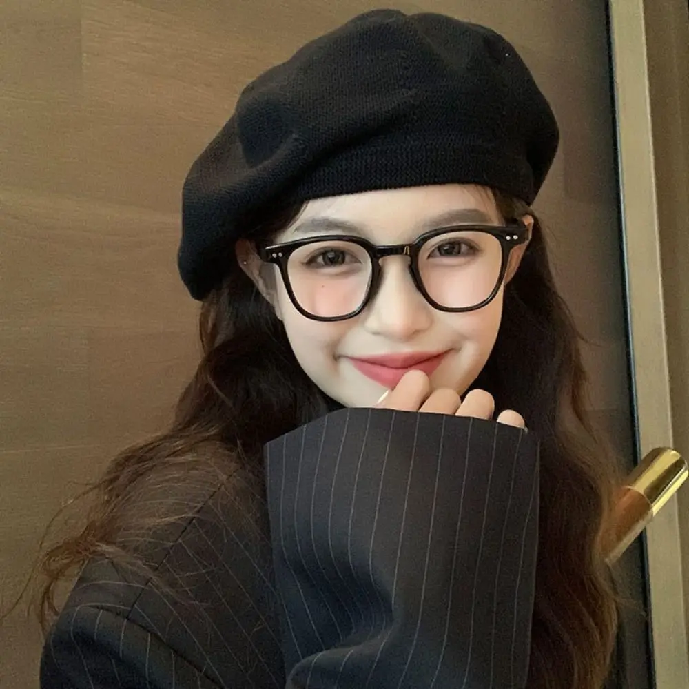 Mode Gestrickte Frauen Berets Warm Halten Einfarbig Britischen Beanie Hut Elastische Koreanische Stil Künstler Hut Mädchen