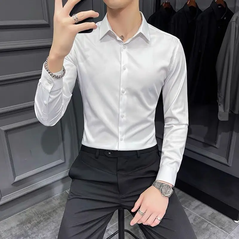 Lente Nieuwe Effen Kleur Met Lange Mouwen Mannen Shirt Koreaanse Versie Slim Fit Chic Fashion Blouses Polo Hals Mannelijke Kleren pak