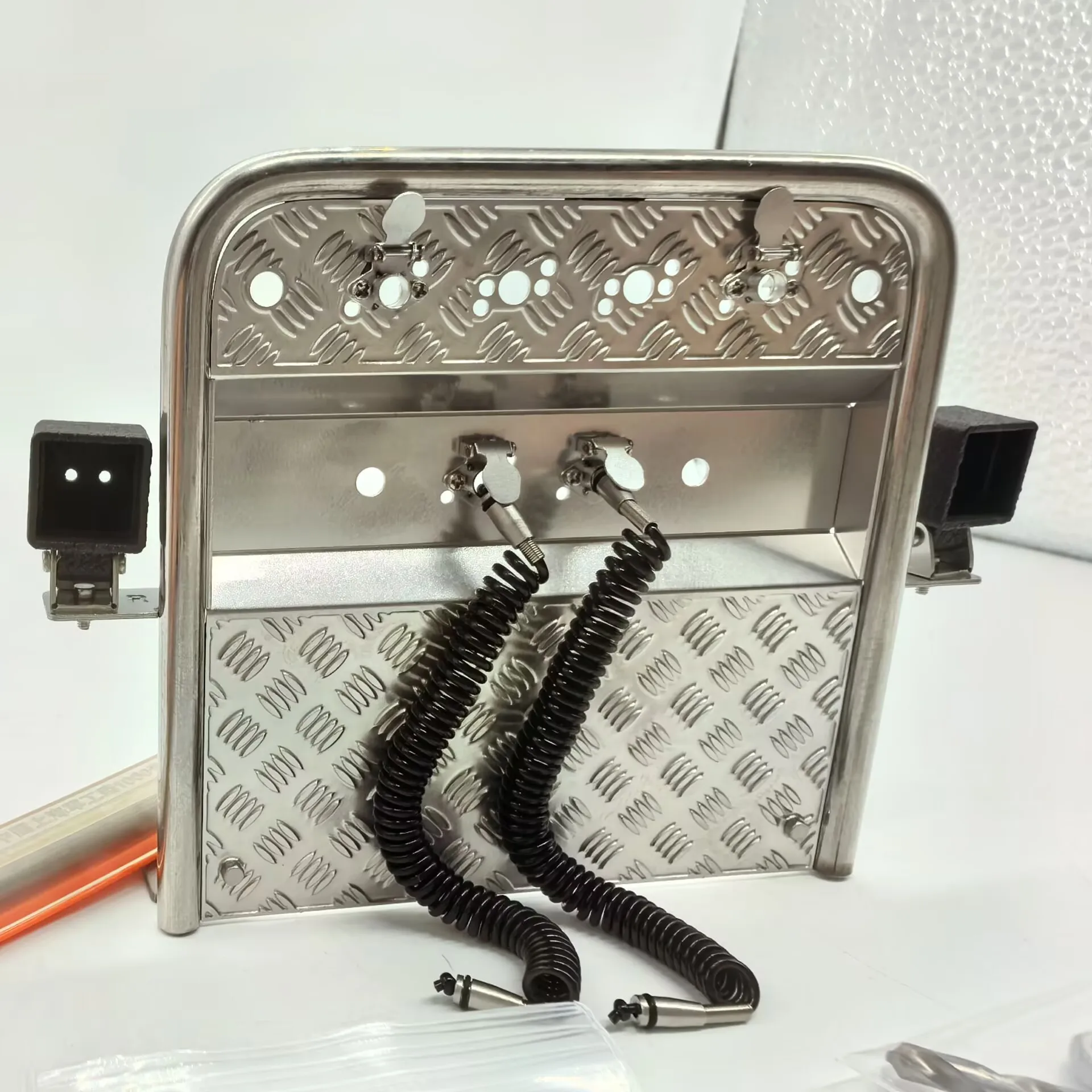 

Scaleclub Model 1/14 Tractor, Upgraded Metal Air Pipe Frame, Euro Truck Style Suitable For Specific Groups DIY