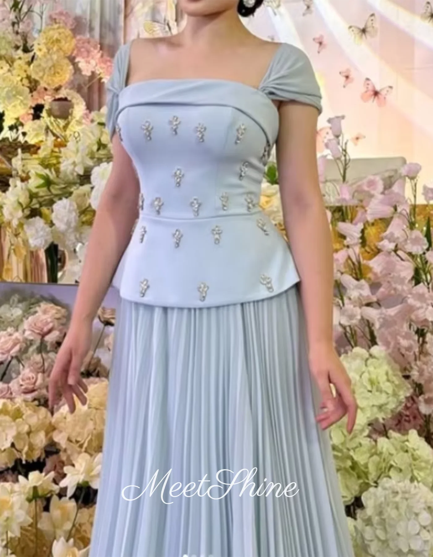 Vestido de noche elegante de satén azul, vestido de fiesta con hombros descubiertos y cuentas personalizadas, vestido para ocasiones formales con cremallera en la espalda con pliegues de cristal 2025