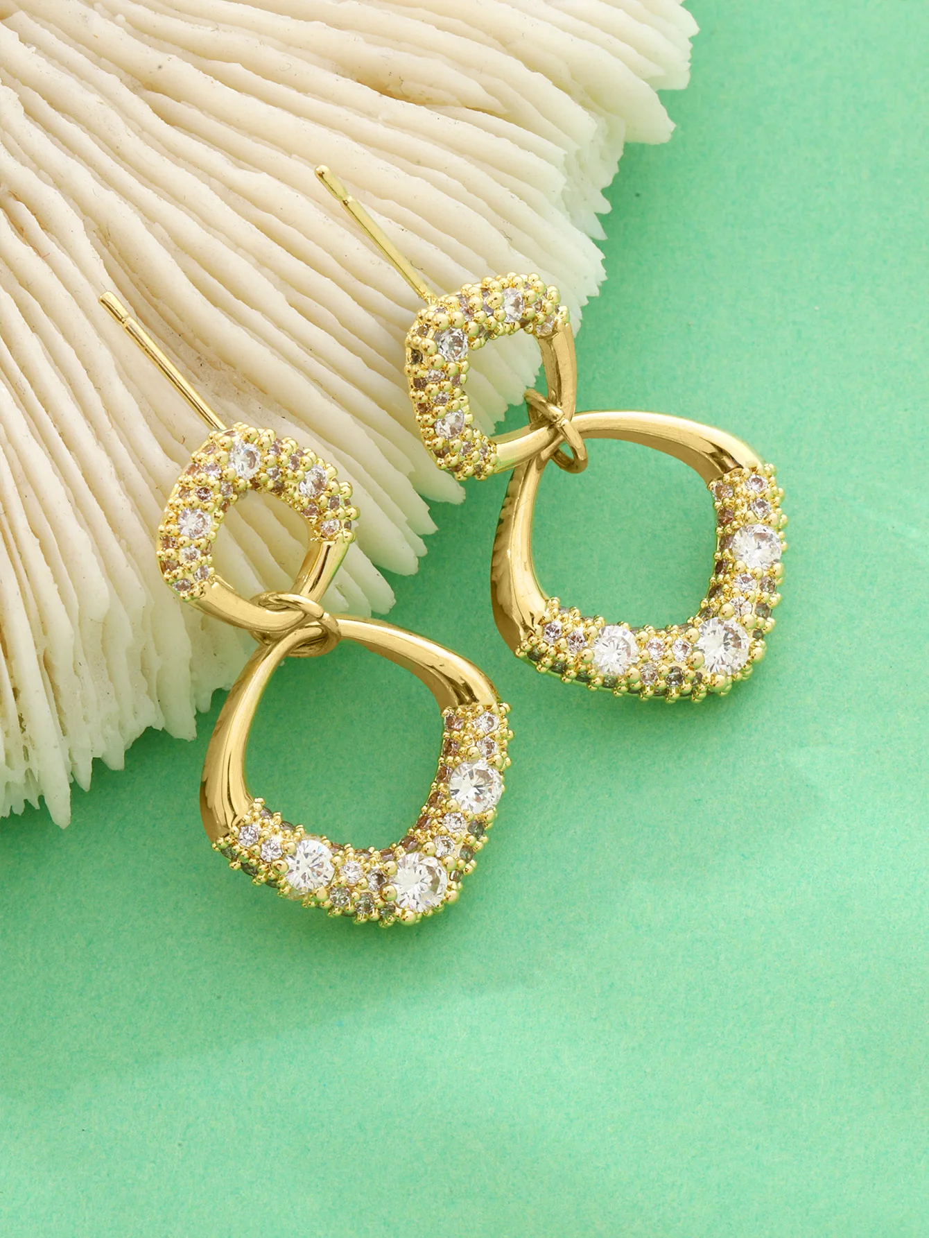 

2024 popular style earrings with micro inlaid zircon and no ear holes, high-end ear clips, simple earrings and earrings