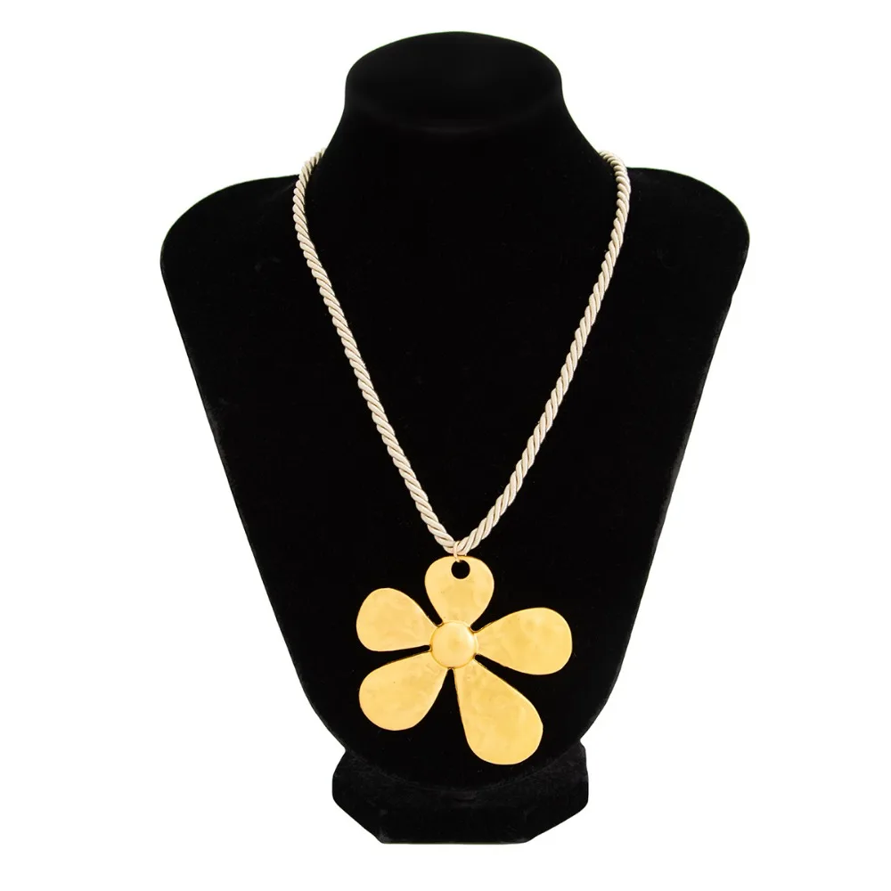 New Irregular Spiral Pendant Square Flower Gothic Punk Nylon Rope Chain Alloy Y2K Hollow Charms Jewelry Women