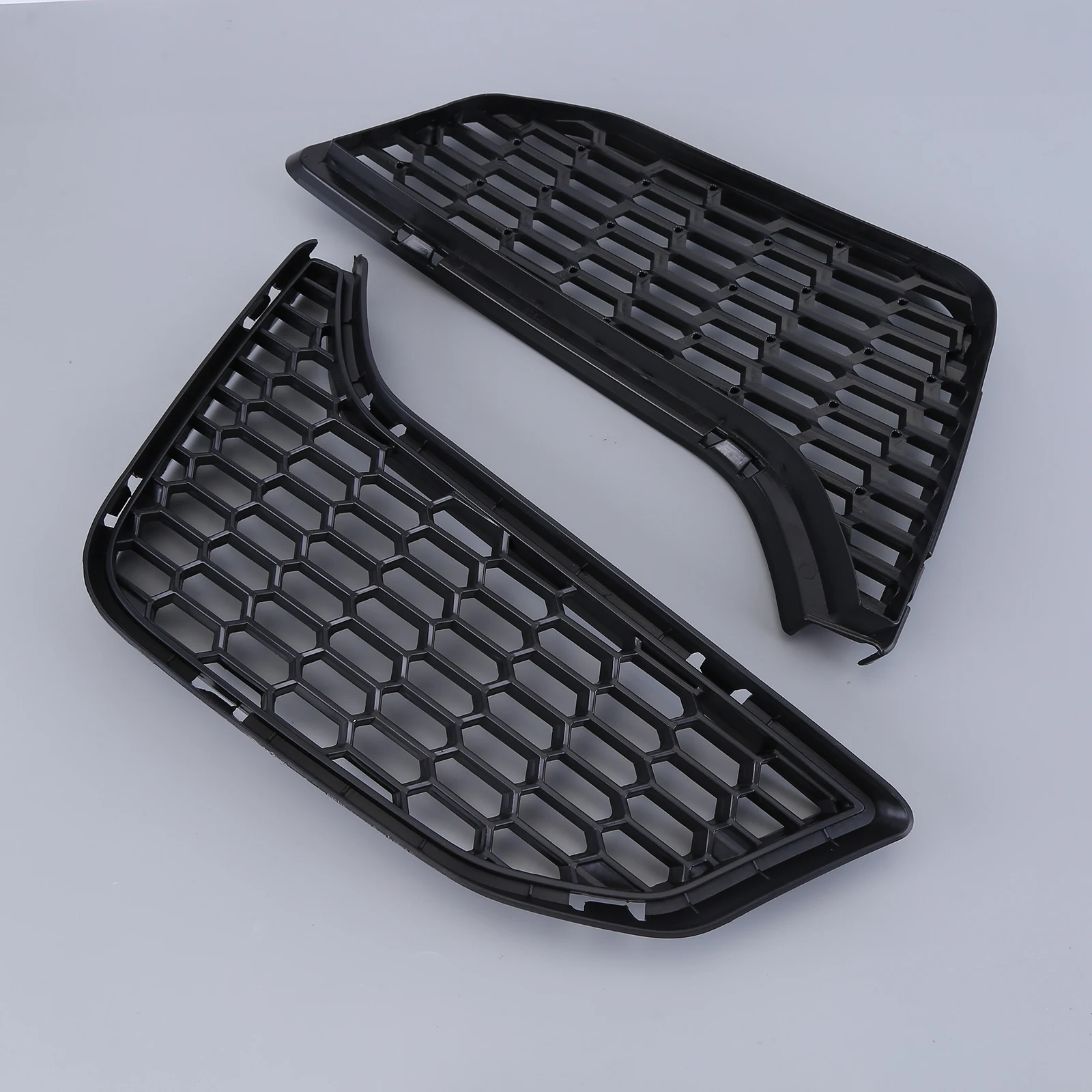 1Pair Car Front Bumper Foglight Grille Fog Lamp Covers Vent Grill Air Duct Grille Cover Frame Compatible for M3 M4 F80 F80N F82