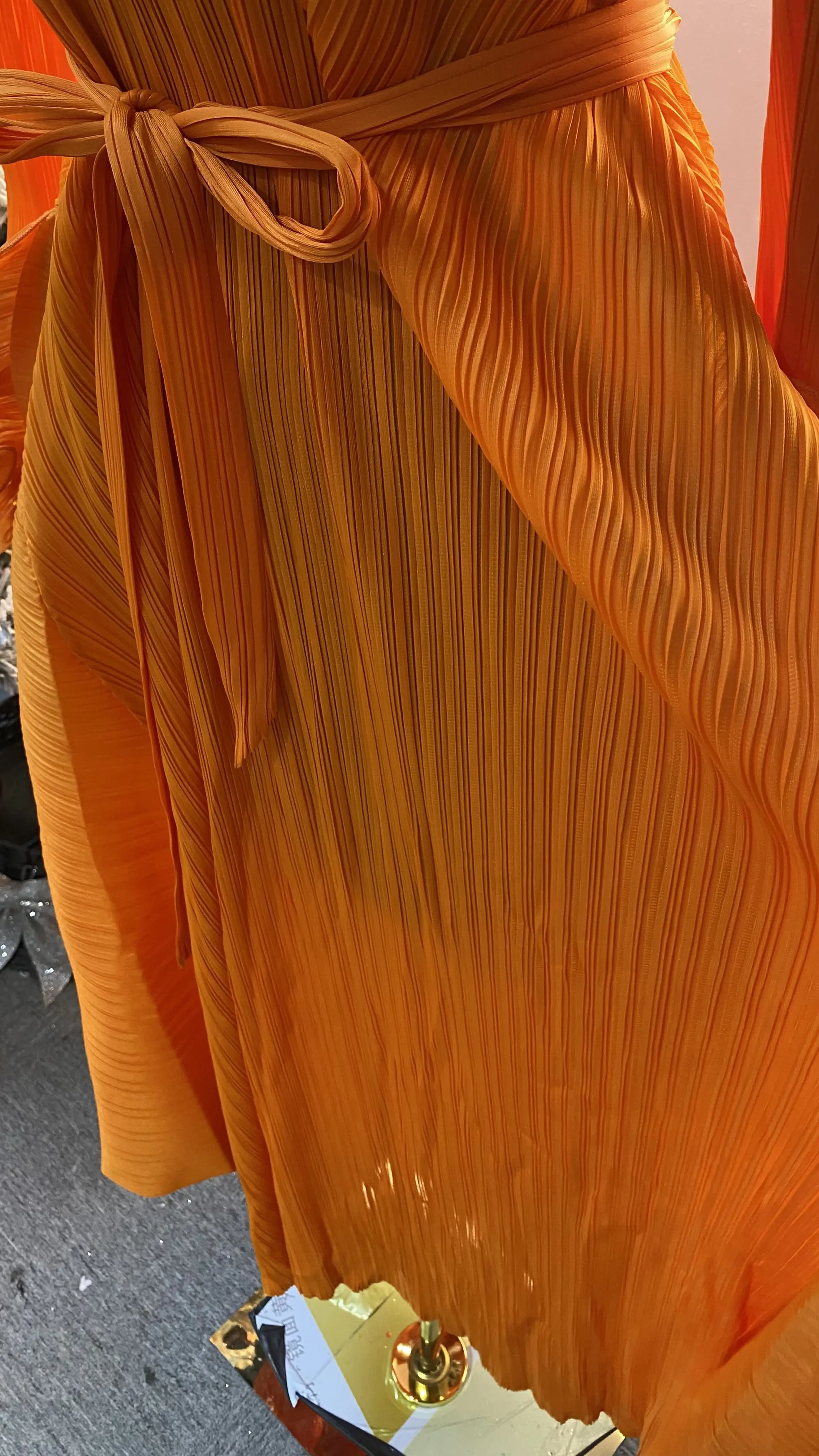 فستان نسائي عالي الجودة بأكمام بتلات مطوية مع سترة وحزام وطية صدر السترة، فستان طويل بمقاس كبير-GZXX038