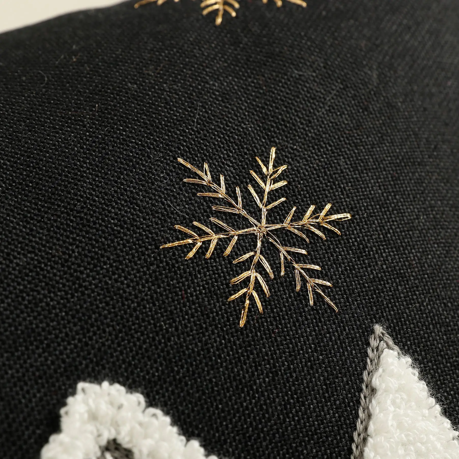 Funda de Almohada Bordada con  - Embroidery Xmas reseña y precio