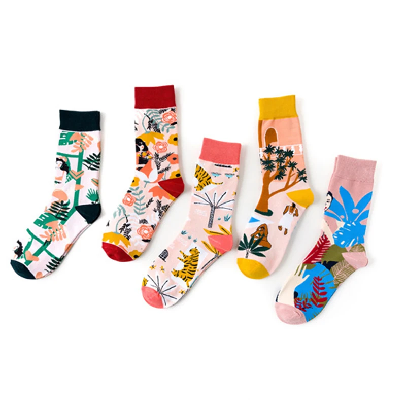 Beauty illustration small animal creative medium tube socks European and American street literature and art women's cotton socks