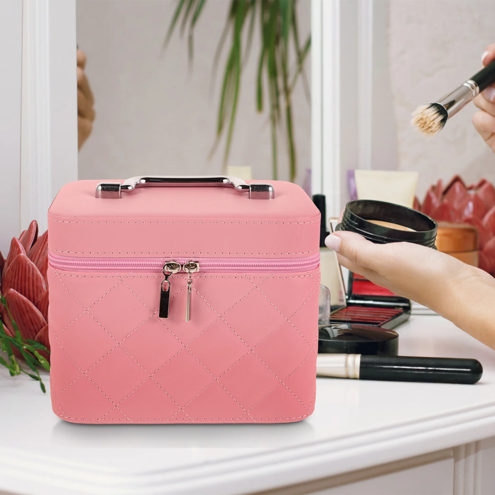 

Stylish Makeup Organizer Bag Large Capacity Waterproof Material Easy Carry Handle for Travel Home on-The-Go Cases