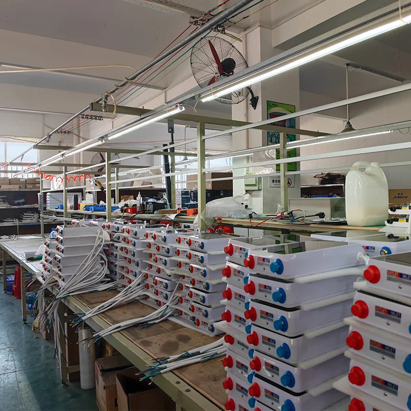 240Vポータブルインスタント電気ハンドシャワー洗浄温水器、キッチン用誘導式給湯器