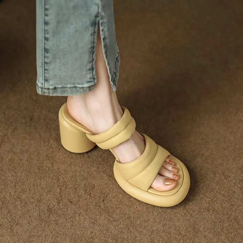 Shoes Slippers Heels Low Luxury Slides Slipers Women Square heel Platform High Designer 2024 Block Pumps Rubber Round Toe Rome F