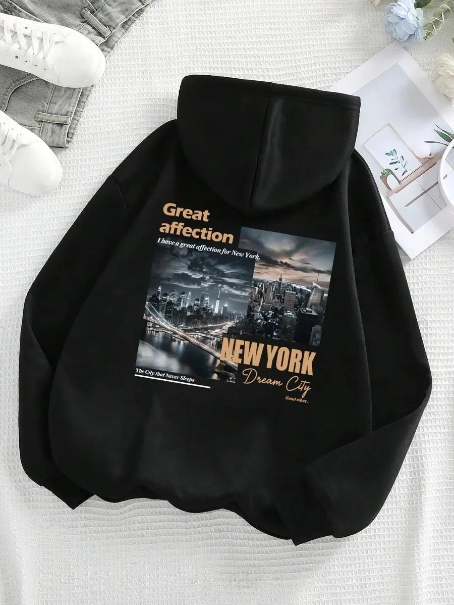 

Urban - Inspired Pure Cotton Hoodie Featuring "Great Affection" for New York - A Stylish Pick for City Lovers Option for Trend