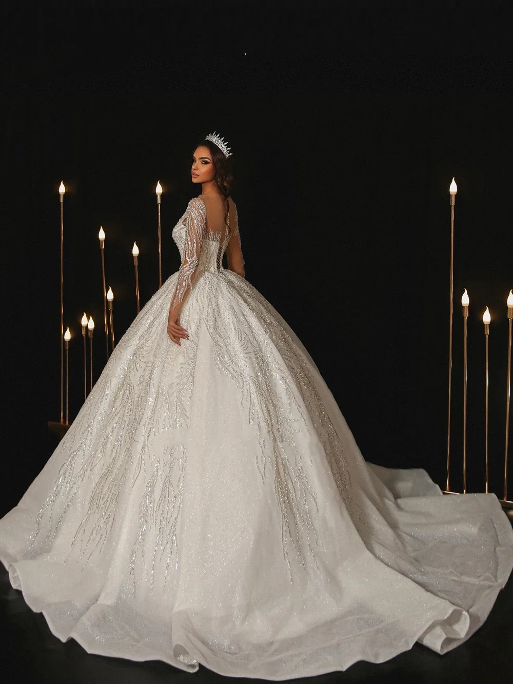 تخصيص فساتين زفاف الأميرة الفاخرة التطريز اللؤلؤ طويلة الأكمام الكرة ثوب لامعة الدانتيل زي العرائس vestidos de novia