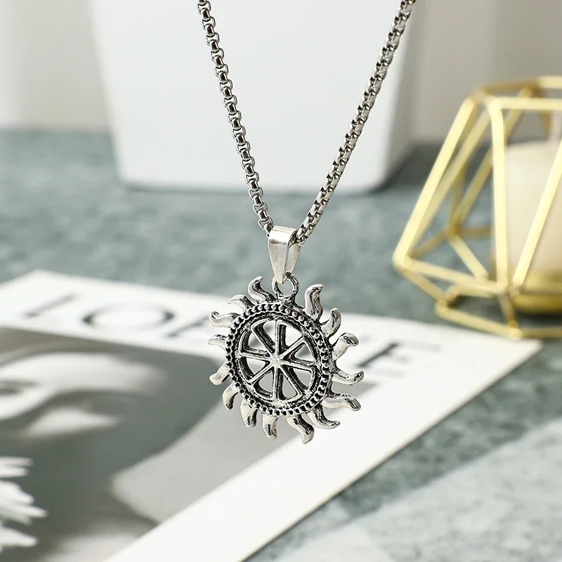 Sun Necklace with a Pendant in the Shape of a Sun, Simple Design, Stylish Design, As well as a Variety of Outfits