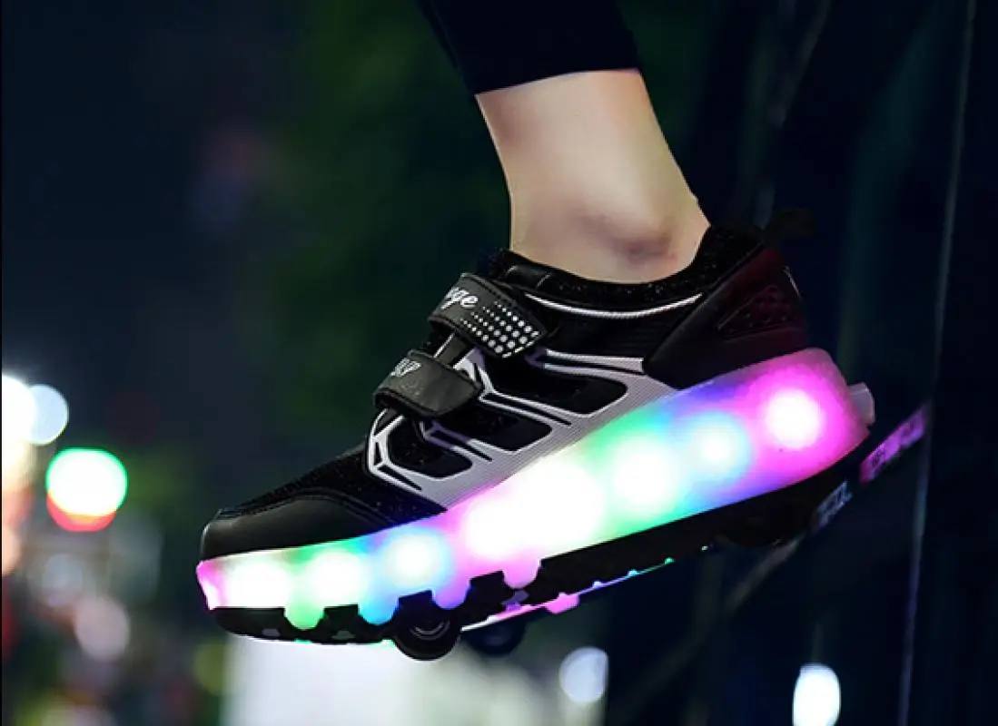 Buty rolki światło LED Blink deformuje deformację Parkour uciekające trampki dla dorosłych dzieci dzieci przesuwane sportowe buty na 2 koła