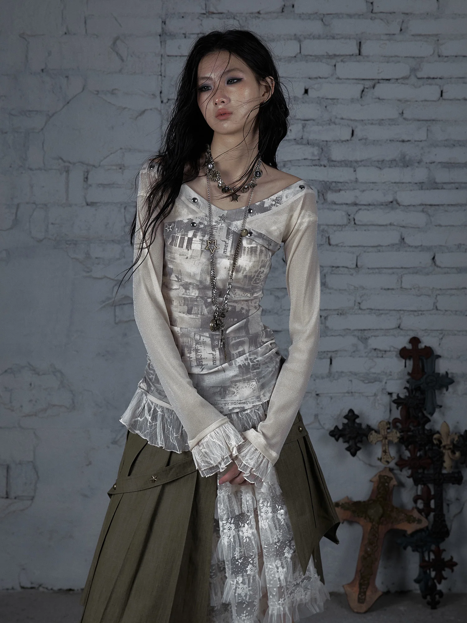 تي شيرت نسائي بأكمام طويلة وتصميم أصلي بنمط الشارع، فضفاض ومرن مع تطريز شبكي رقيق لبداية الربيع #3