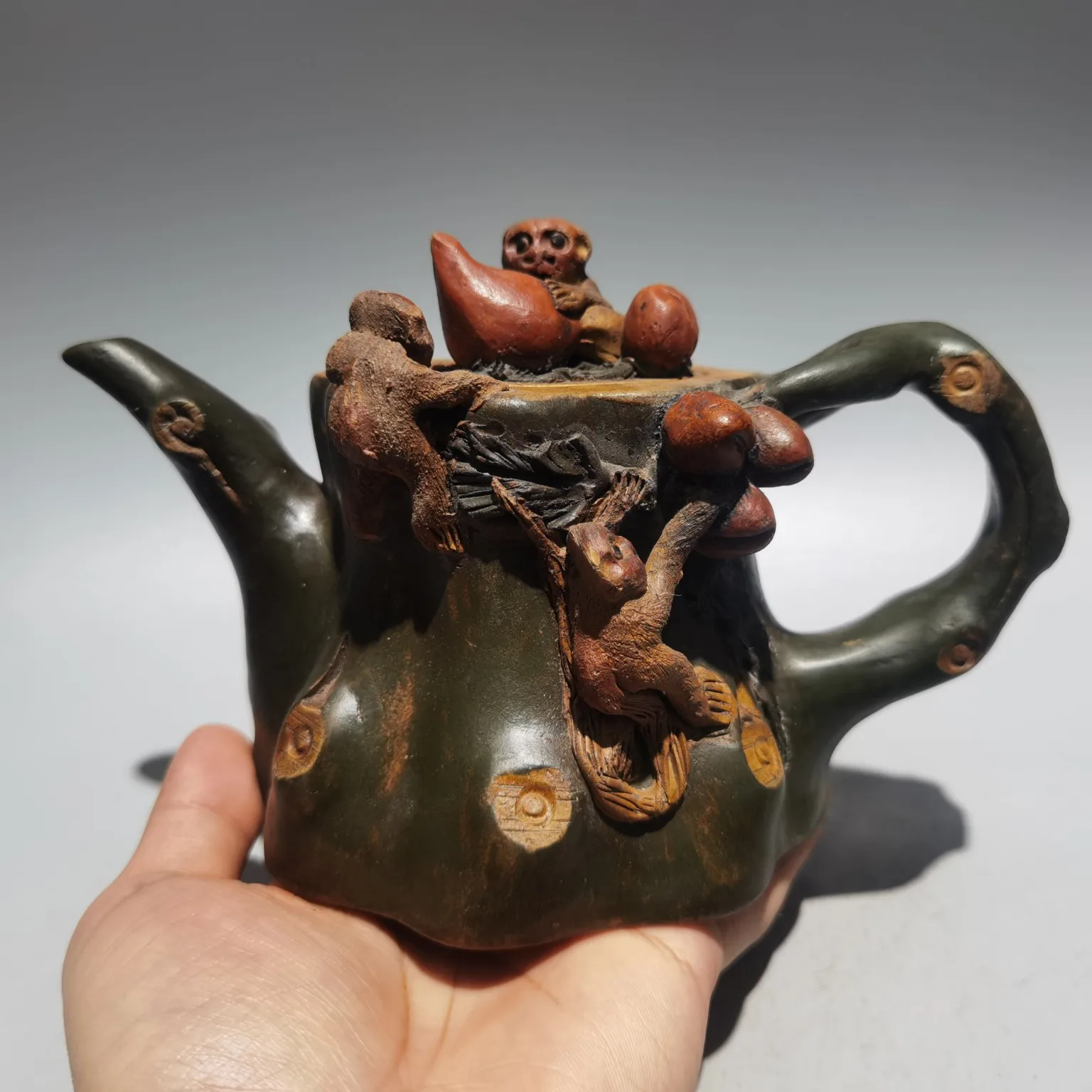 

8"Chinese Yixing Purple Clay Pot monkey hold peach tree root shape kettle teapot flagon part mud Gather fortune Office Ornaments