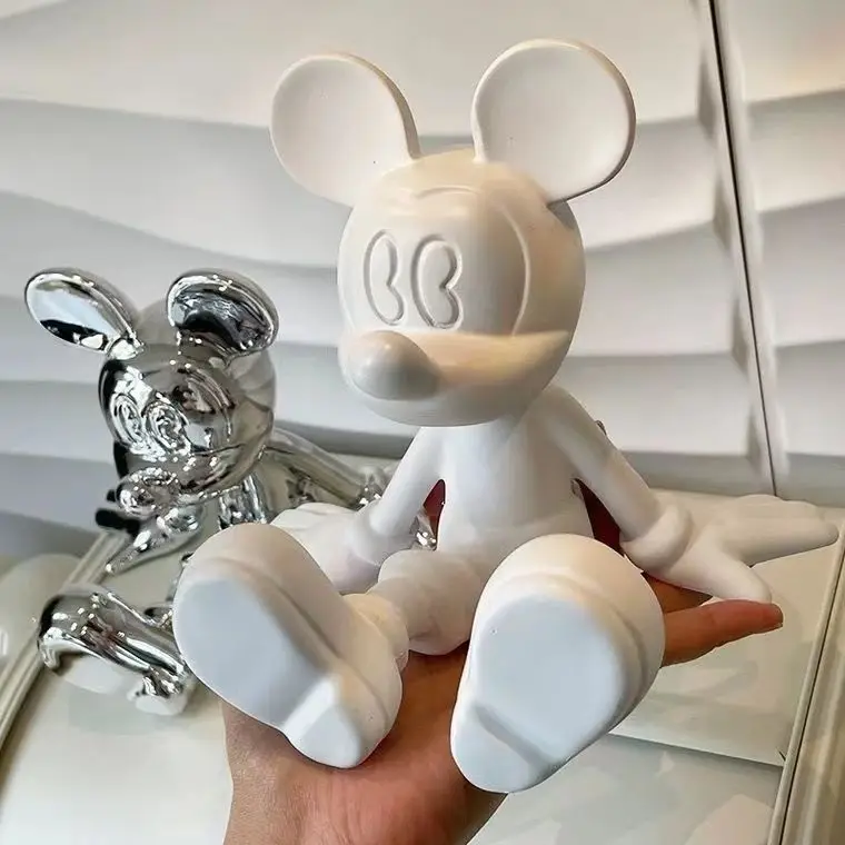Bandai Disney Mickey Mouse Cartoon Figur sitzen Haltung Harz Modell Puppe Spielzeug für lebende Anime Statue Dekor Raum Ornament Geschenk 7