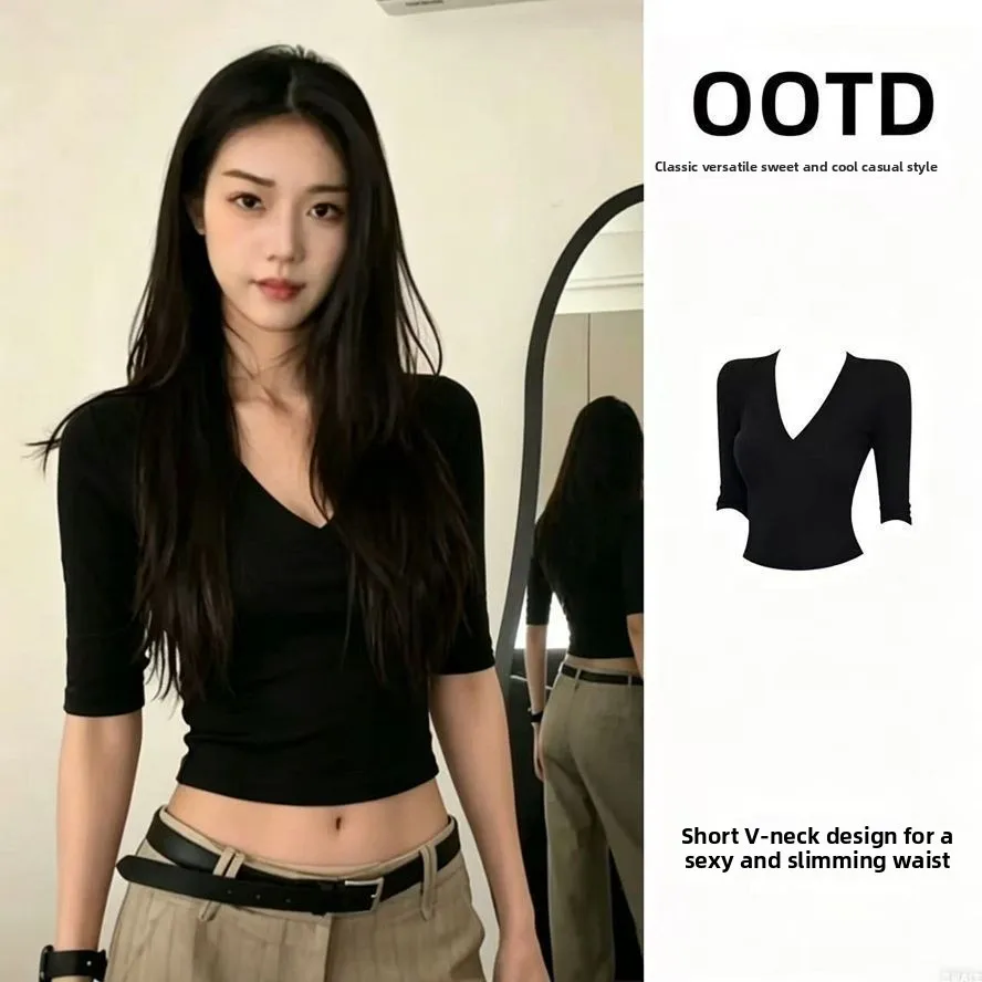 Slim Fit Short Sleeve V-Neck T-Shirt Women's Summer Fashionable Pure Desire Tight Body Shaping Five-Quarter Sleeve Short Top