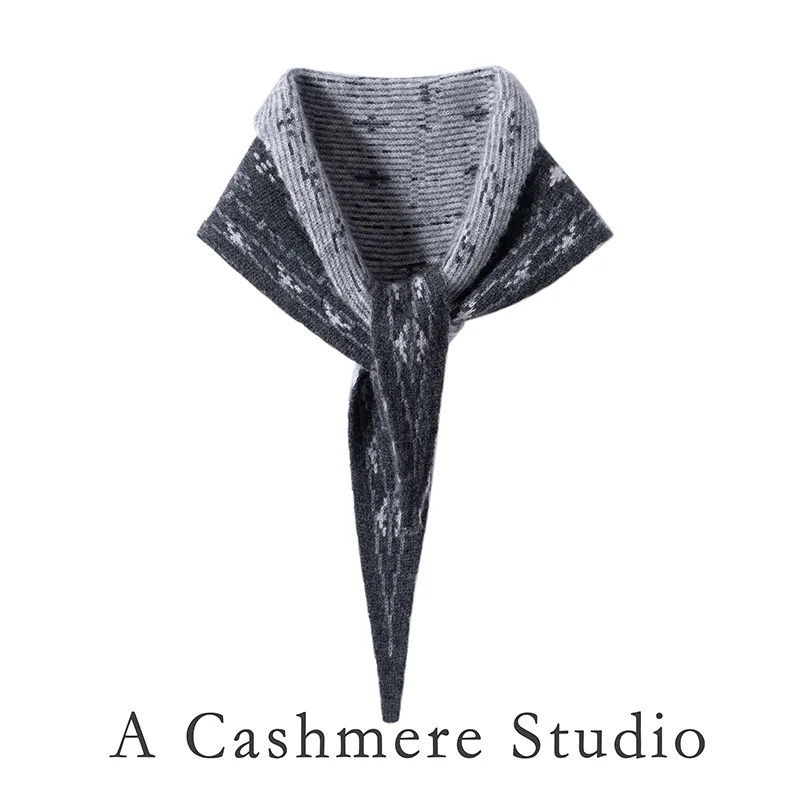 

High-Quality Cashmere Jacquard Ttriangle Scarf 2025 Triangle Scarf Shawl For Fashion Wwomen With Outdoor Fashion Women Autumn