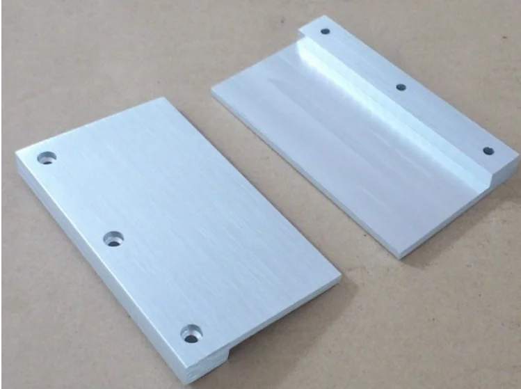 

Одна пара угловых алюминиевых золотых уплотнений 12X70X120 мм для QUAD606