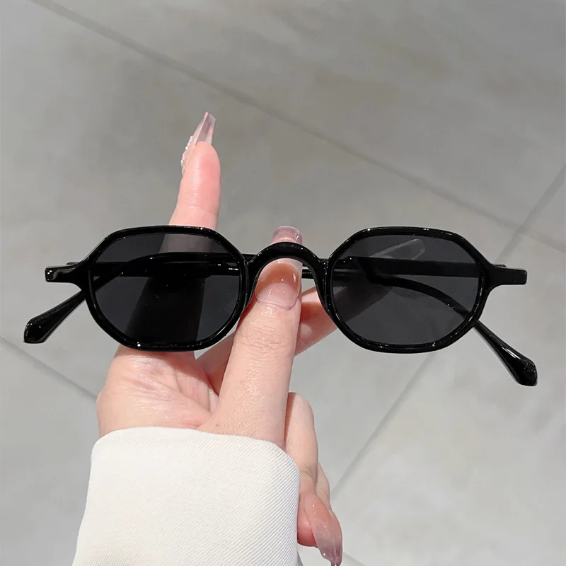 

2025 Retro Anti Blue Light Circular Small Frame Sunglasses Fashionable and Versatile UV400 Cycling and Driving Anti UV Glasses