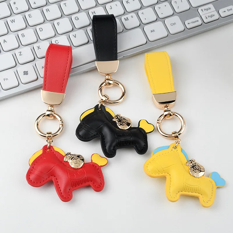 Cute Pony Leather Keychains Couple Metal Car Key Chains Logo Customized Cartoon Horse School Bag Pendant Keyrings Festival Gift