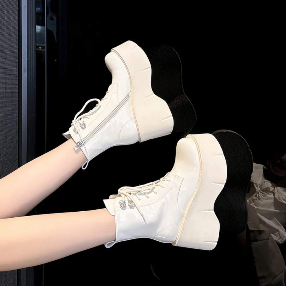 

Модные удобные повседневные короткие однотонные ботинки на высоком каблуке с круглым носком и высоким каблуком, новинка 2025, осенне-зимние женские ботинки на платформе