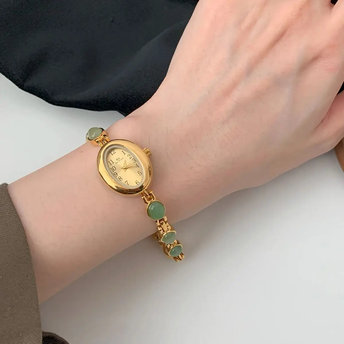 NEW Luxury Green Jade Women's Watch With High-quality Oval Gold Small Dial Bracelet And Exquisite Dress Women's Wristwatch