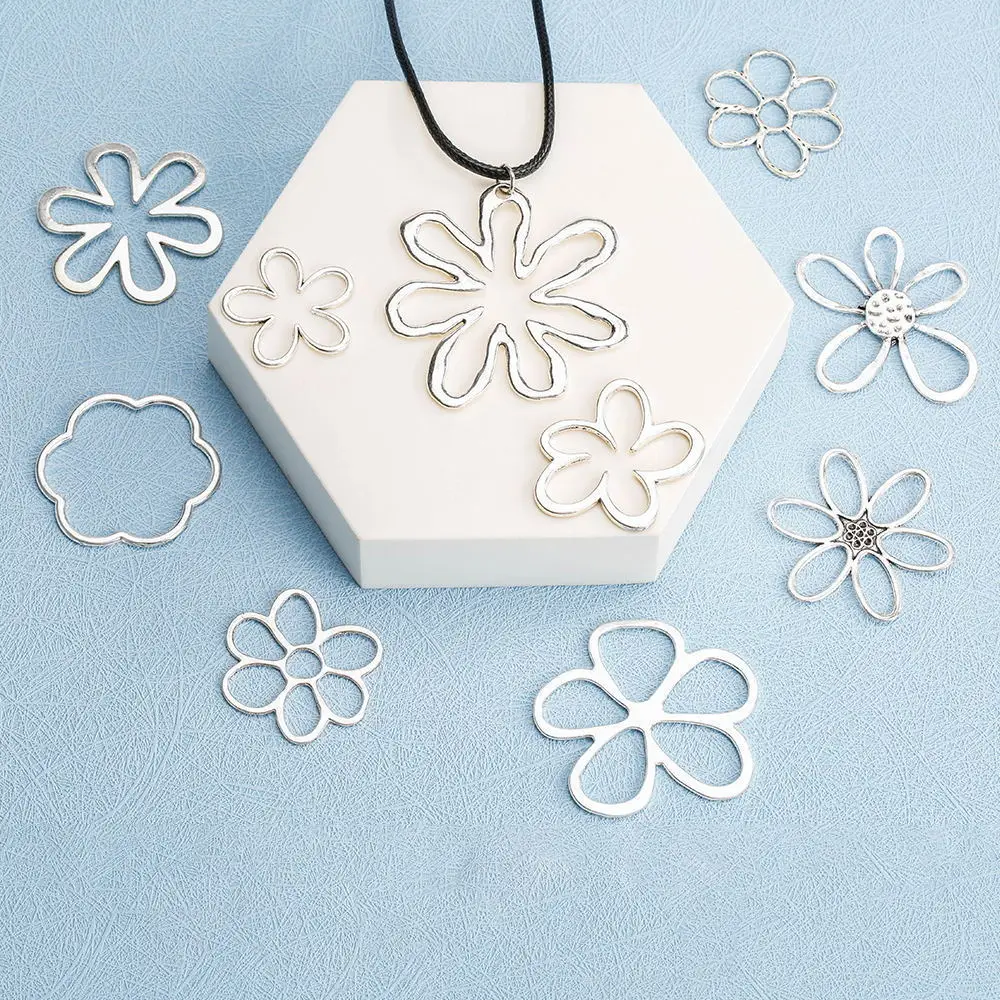 

Elegant and niche Diy accessories, personalized hollowed-out flower alloy, simple and fashionable clothing accessories