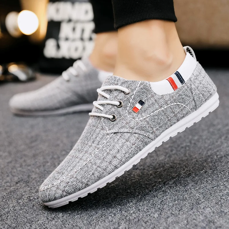 Fashion New Men\'s Sneakers Breathable Light Weight White Sneakers Male Loafers  Old Cloth Casual Shoes for Men Zapatillas Hombre