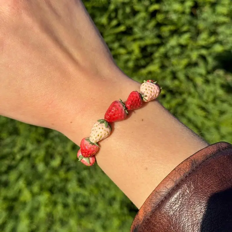Realistisches 3D-Frucht-Perlenarmband, Leichte Harz-Handkette für Sommer-Pool-Partys, Modeschmuck für Damen – Detail 2