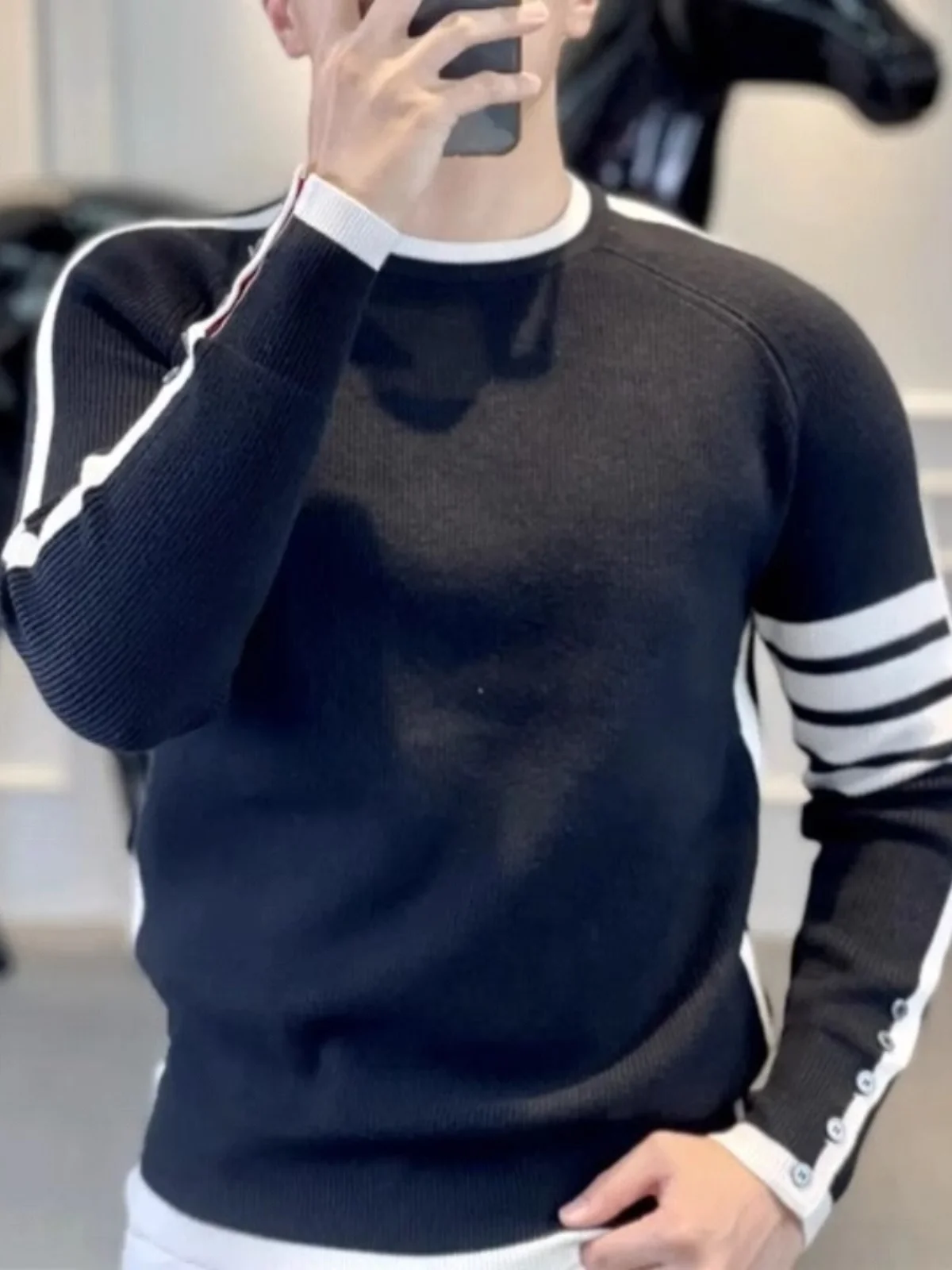 เสื้อสเวตเตอร์ถักทรงกลมสำหรับผู้ชายแฟชั่นดีไซน์เรียบง่ายฤดูหนาวชั้นฐานไออาร์ทีเอฟซีบุเสื้อถักลายทางลำลอง