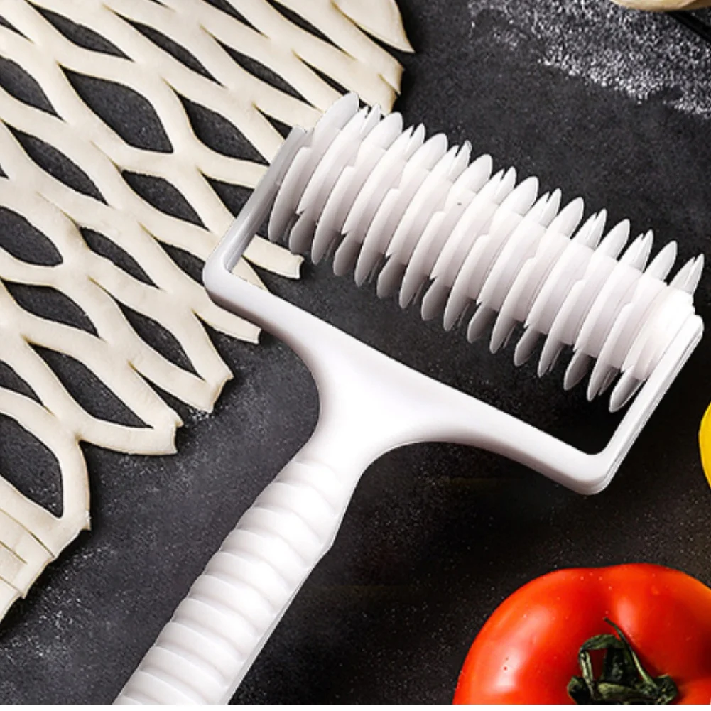 Plastic Pizza Roller Tool for Effortless Crust Border Shaping and Decorative Pattern Making on Baked Dough Products