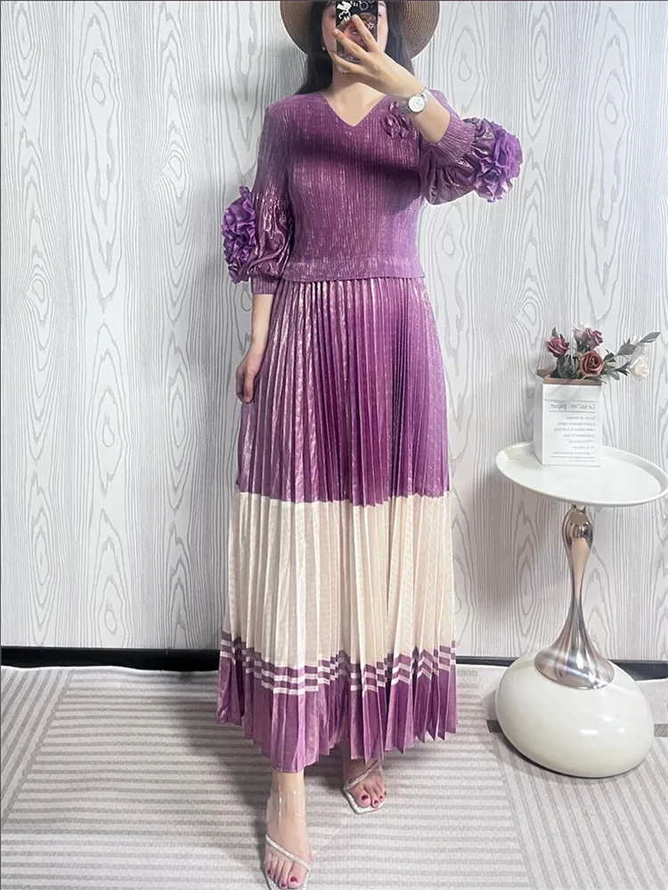 

Miyake Pleated Dress for Women 2025 New Gold-toned Contrasting Color Spliced Printed V-neck Lantern Sleeves Large-size Dresses