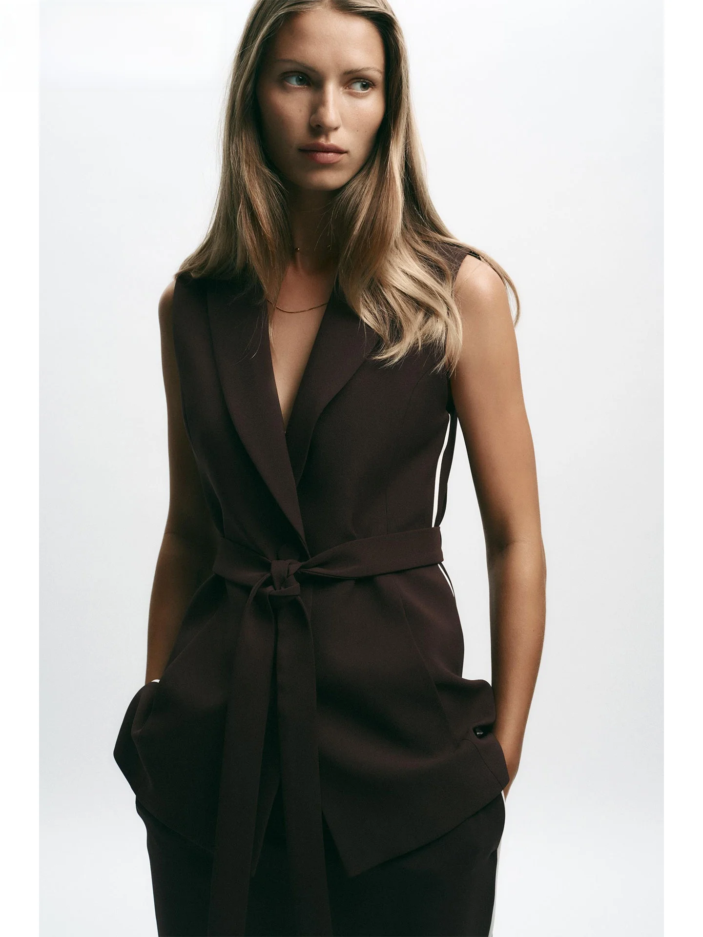 

ZAPRHA 2025 Autumn New Color Blo Side Stripe Decorated Collar Svel Long Vest Faionable Versatile V Ne mid Length