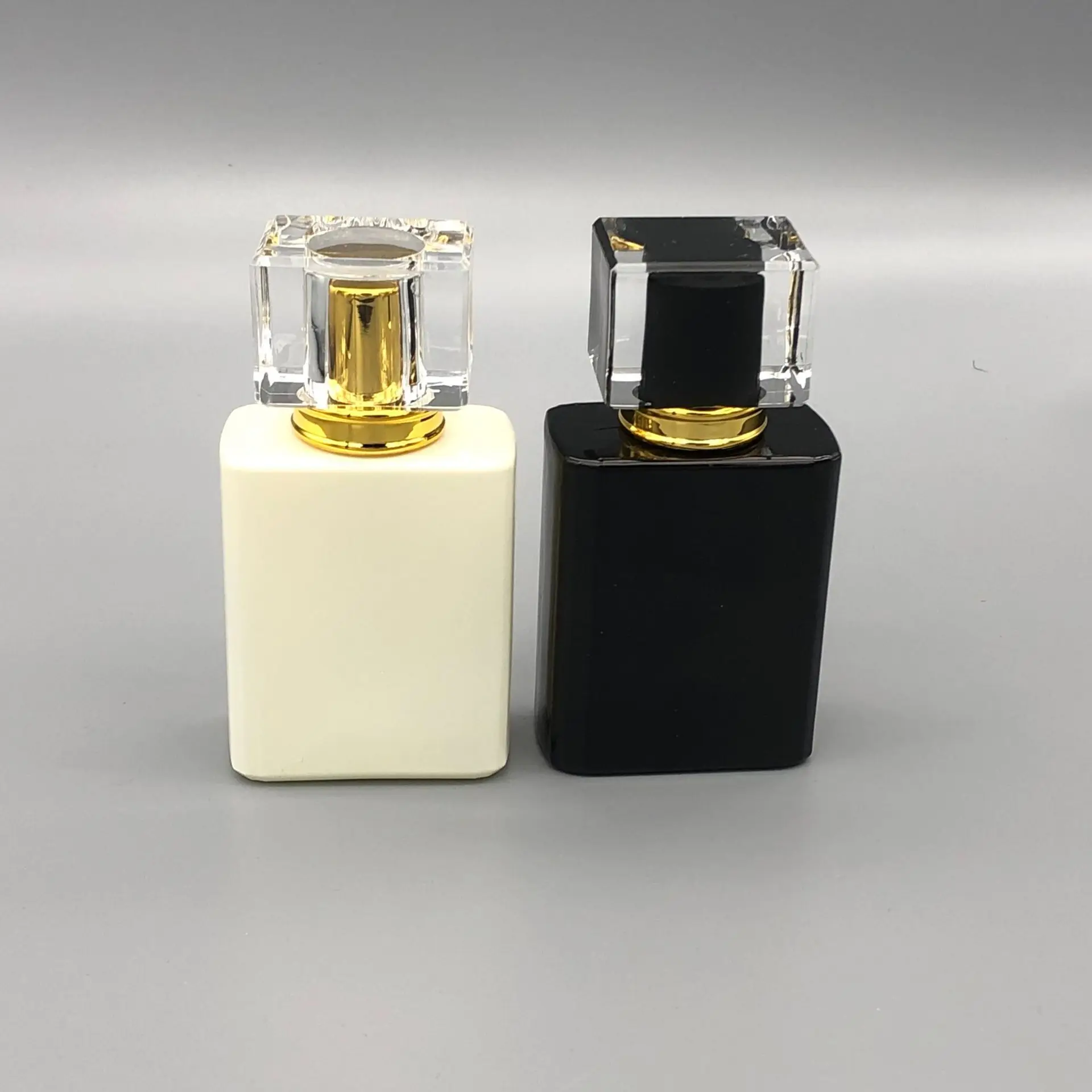 50ml Travel Mist Spray Perfume Atomizer Acrylic Portable Fine Glass Bottles Empty Pump Sprayer Refillable Bottle