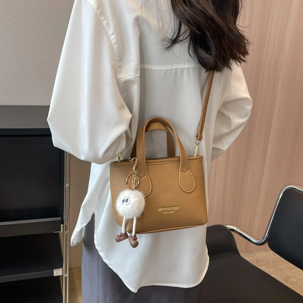 Simple fashion bag ladies bucket bag 2024 new spring and summer one shoulder cross-body bag with casual hand-held