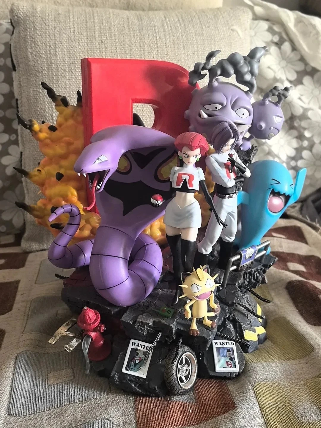 

Коллекционная фигурка Pokemon Egg Rocket Team Shuttle Galaxy - Статуэтка ручной работы, большой кулон для украшения рабочего стола