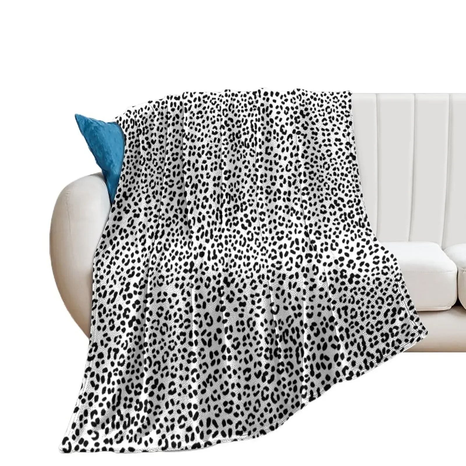 

Black and White Snow Leopard Pattern Throw Blanket Flannels Cute Plaid Blankets