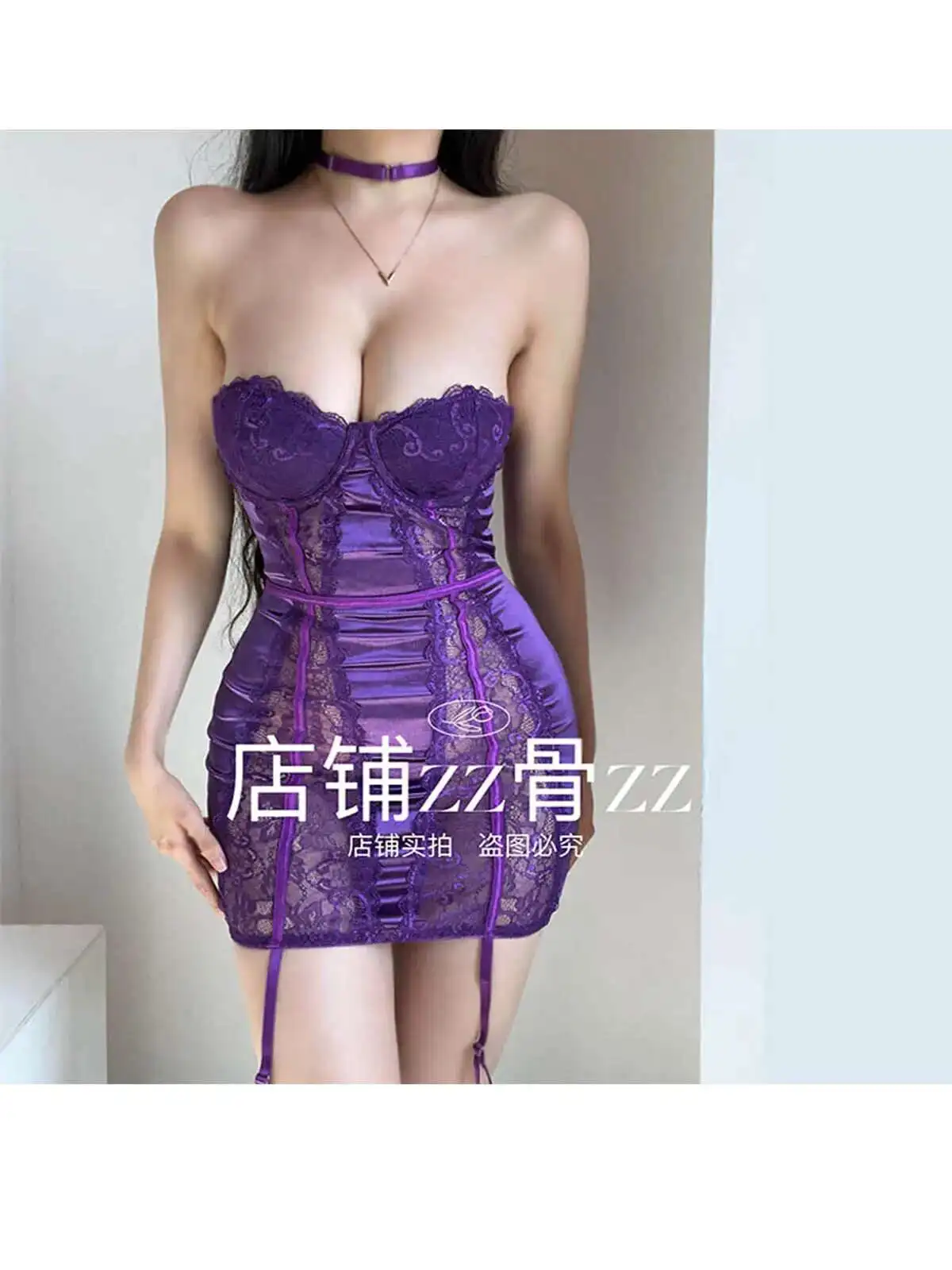 Nouvelle dentelle épissage Transparent Sexy hanche étreinte creux épaule enveloppé violet Mini robe douce chaude Sexy robe élégante